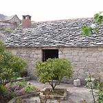 Augustinovi Dvori Škrip