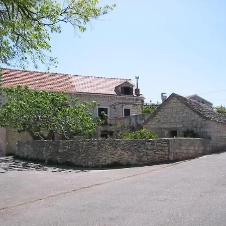 Augustinovi Dvori Škrip