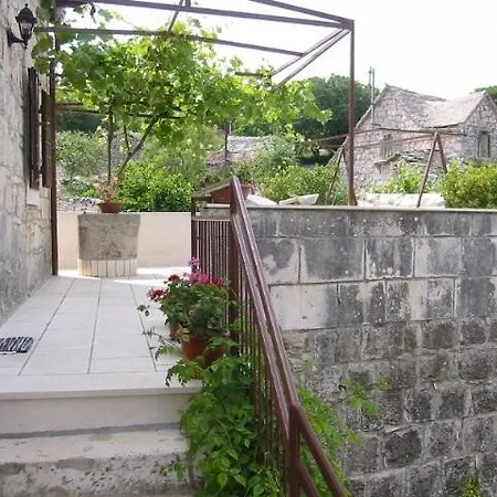 Augustinovi Dvori