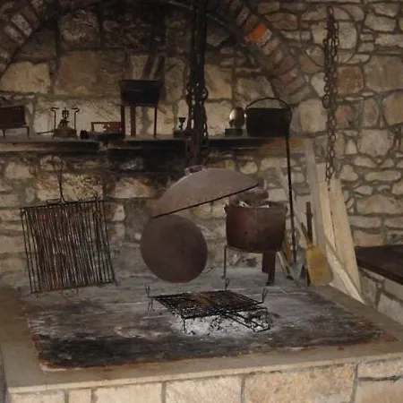 Augustinovi Dvori Škrip